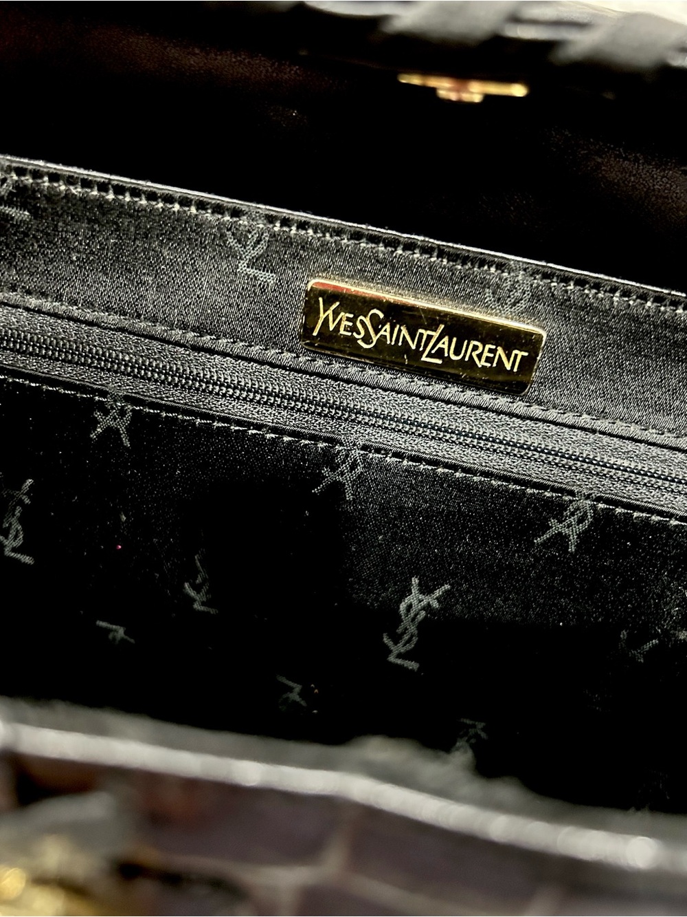 Yves Saint Laurent Authentic Elegant Black Crocodile Embossed Top-Handle Bag - Picture 13 of 14